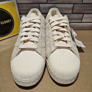 Brand New Ladies Adidas Superstar Originals XL. Boys can wear if size 8 in boys.